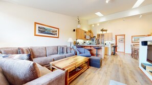 TV, fireplace, DVD player - Snowcreek V #784 (2-Bedroom Condo) with Mountain view by RedAwning (Mammoth Lakes)