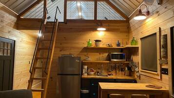 Fridge, microwave, dishwasher, coffee/tea maker