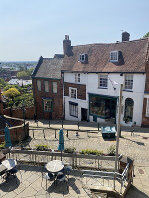 Front of property - The Rest Hotel (Lincoln)