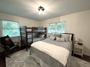 3 bedrooms, iron/ironing board, travel cot, free WiFi