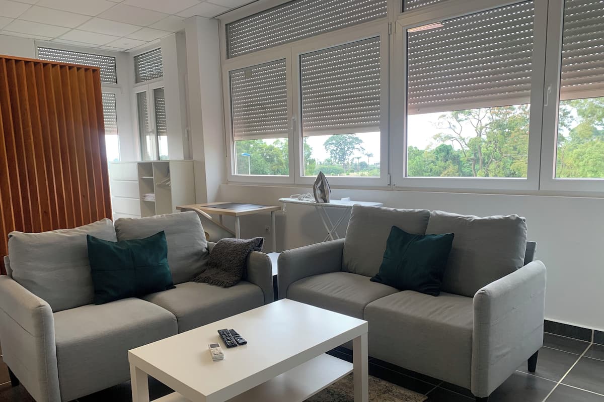 43-tommers smart-tv med satellitkanaler