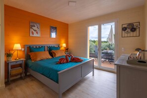 3 chambres, fer et planche à repasser, Wi-Fi, draps fournis