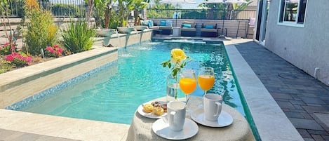 Piscine extérieure, piscine chauffée