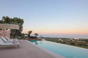 A heated pool - TD Tenuta Donna Madia Sea View Pool Over Vineyard (Monopoli)