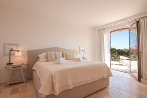 7 bedrooms, desk, free WiFi, bed sheets