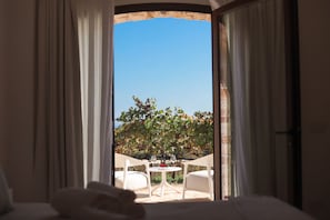 7 bedrooms, desk, free WiFi, bed sheets
