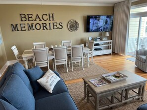 Smart TV, DVD player, books - 5-bedroom house in amazing Gulf Shores - Fort Morgan with elevator (Gulf Shores)