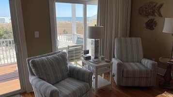 Smart TV, DVD player, books