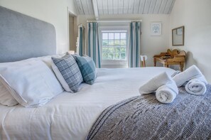 4 bedrooms, iron/ironing board, WiFi - Dollars Cottage - 4 Bedroom Cottage - Llangennith (Swansea)