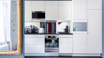 KylskÄp, mikrovÄgsugn, ugn och diskmaskin