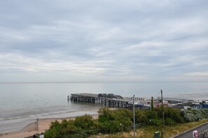 Beach - Vive Sea View Getaway (Hastings)