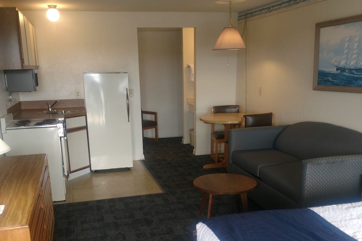 Iron/ironing board, free WiFi