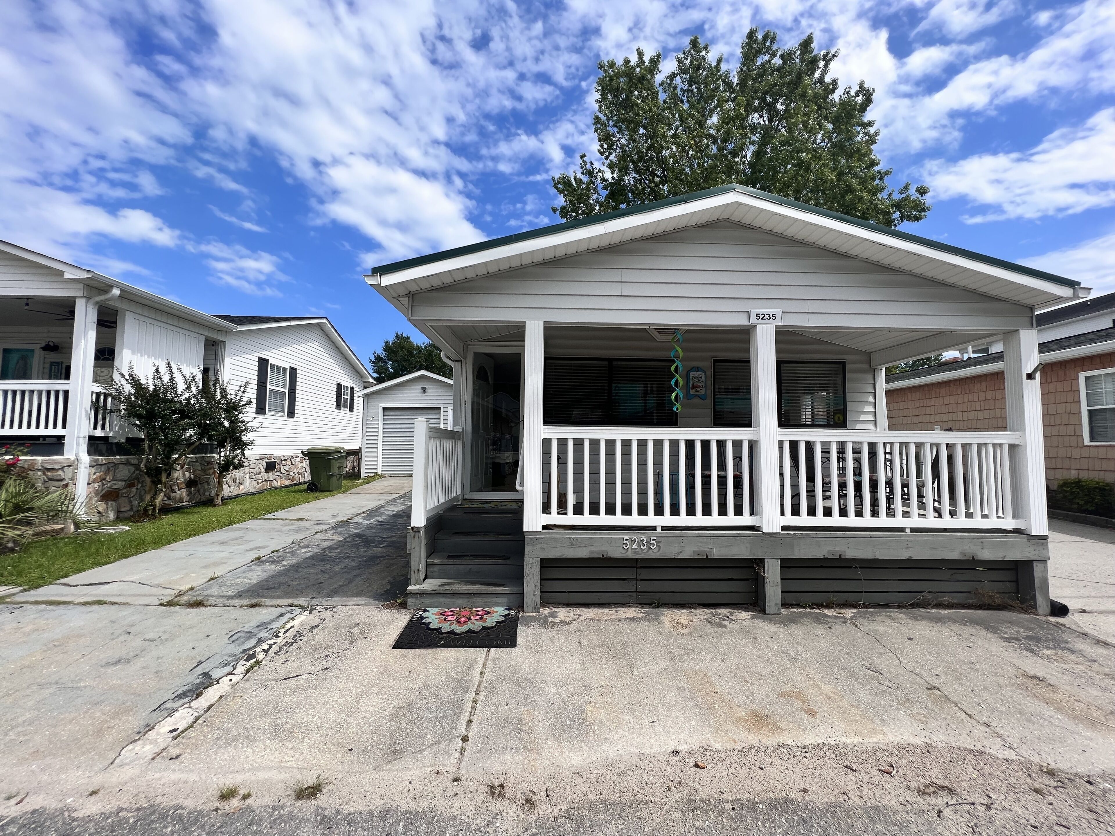 5235 is a beautiful 3 br, 2 bath, complimentary golf cart in Ocean Lakes