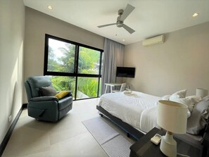 3 bedrooms, desk, free WiFi, bed sheets