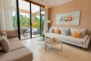 TV, offices - 2BR Pool & Golf Course in Corasol (Playa del Carmen)