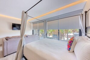 1 bedroom, desk, iron/ironing board, WiFi