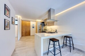 Fridge, microwave, oven, stovetop