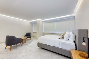 1 bedroom, desk, iron/ironing board, WiFi