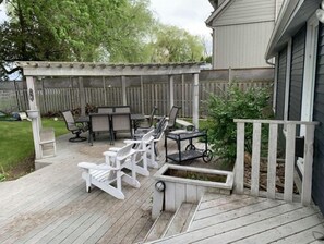 Terrace/patio - Waterfront 3 Bedroom Home (Innisfil)