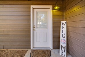 Exterior detail - Pottsboro Vacation Rental - Walk to Lake Texoma! (Pottsboro)