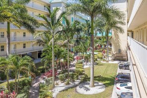 Imagen sin descripción, 4 de 37, botón