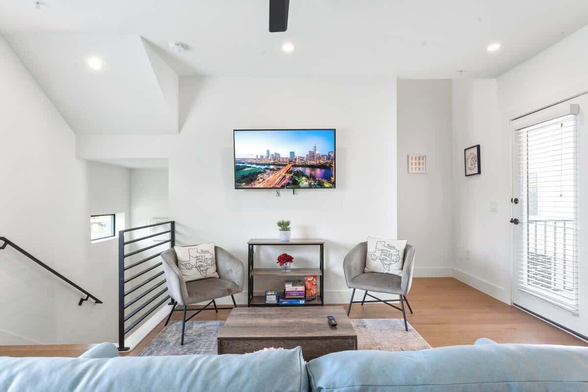 電視、Hulu、串流服務、 辦公室