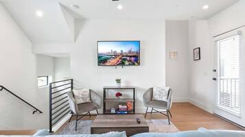 電視、Hulu、串流服務、 辦公室