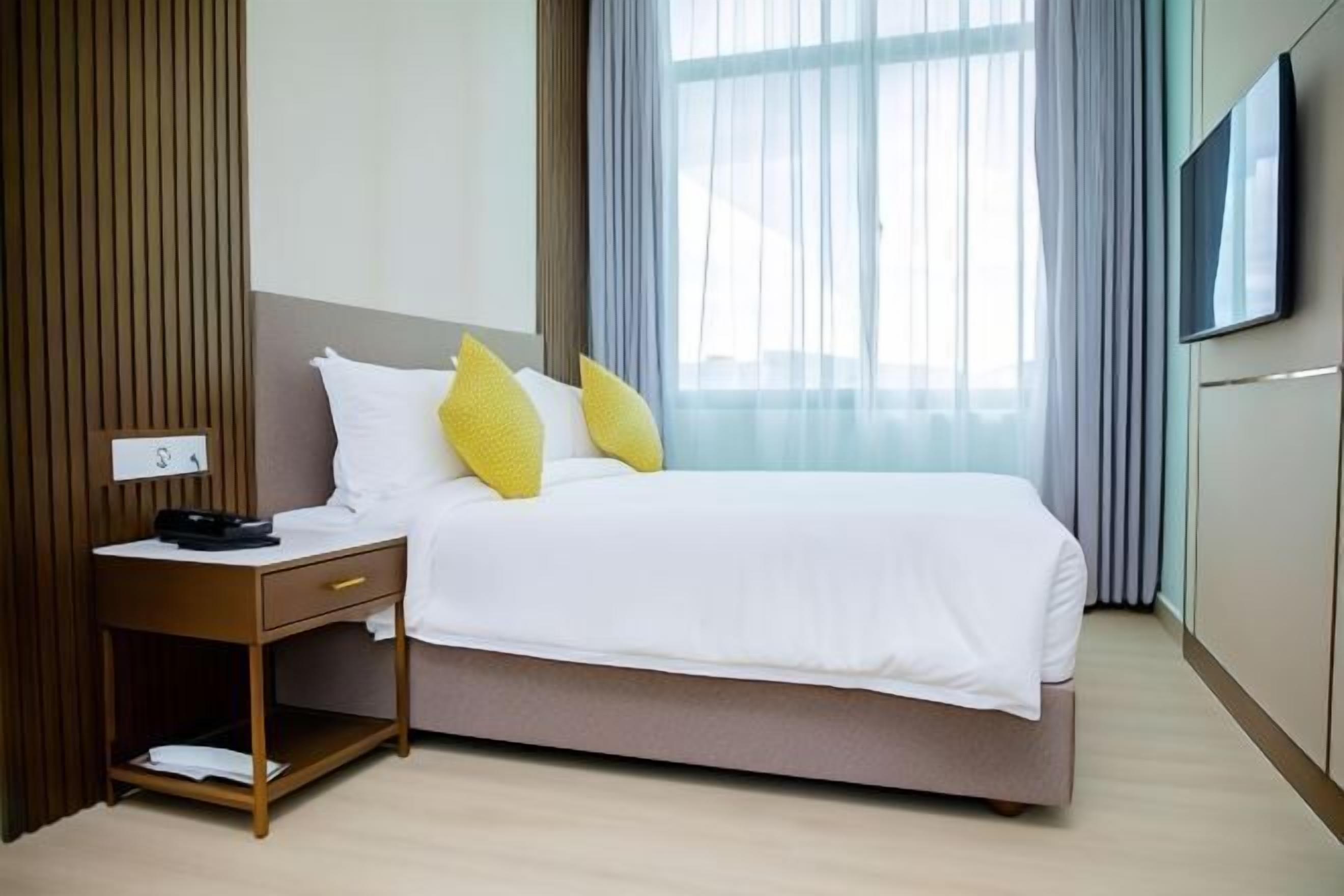 In-room safe, desk, soundproofing, iron/ironing board