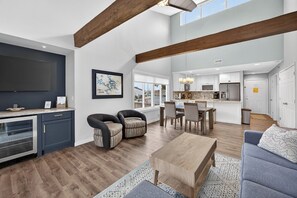 Smart TV - Bridgepointe Condo - Two Bedroom Apartment, Sleeps 6 (Osage Beach)