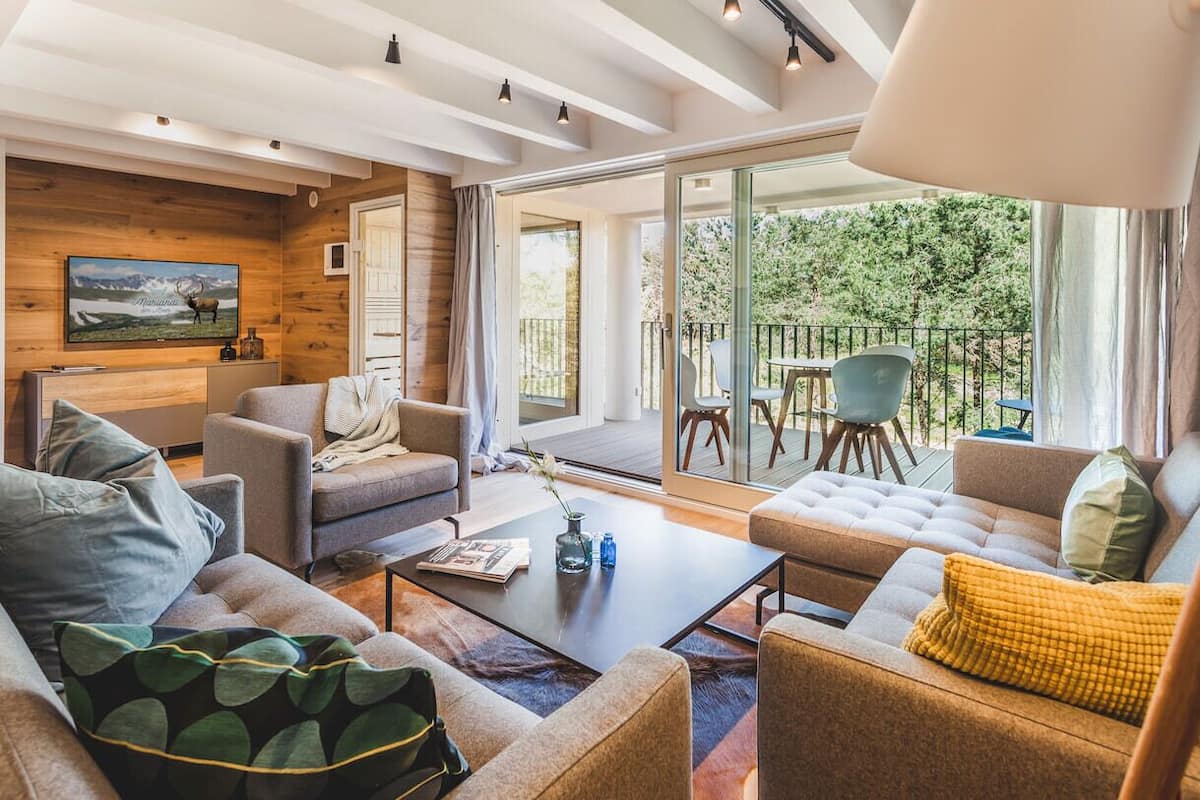 SeeAlm XXL (plus final cleaning fee of EUR 150 to be paid on site) | Living area | Flat-screen TV, heated floors