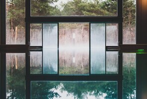 室内游泳池，室外游泳池