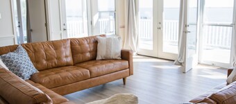 the DREAMCATCHER at Indian Bay - A peaceful waterfront escape