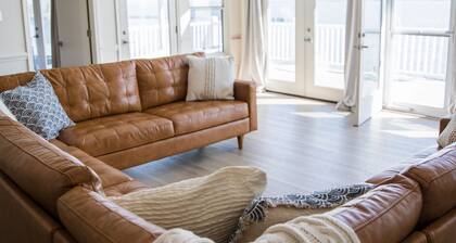 the DREAMCATCHER at Indian Bay - A peaceful waterfront escape