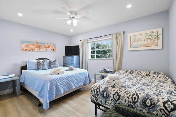 2 bedrooms, iron/ironing board, travel crib, free WiFi