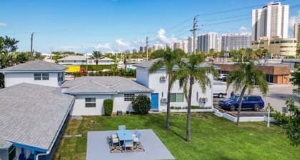 NEW BEACH LISTING -Walk To Beach, BBQ Grill, Scuba, Beach Chairs