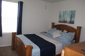 4 quartos, ferros/tábuas de passar roupa, Wi-Fi, roupa de cama