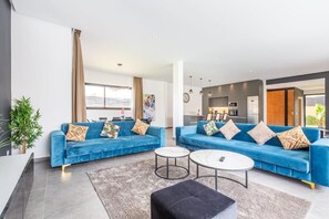 Smart TV, fireplace - 4 suites exlusive villa with private pool. (Marrakech)