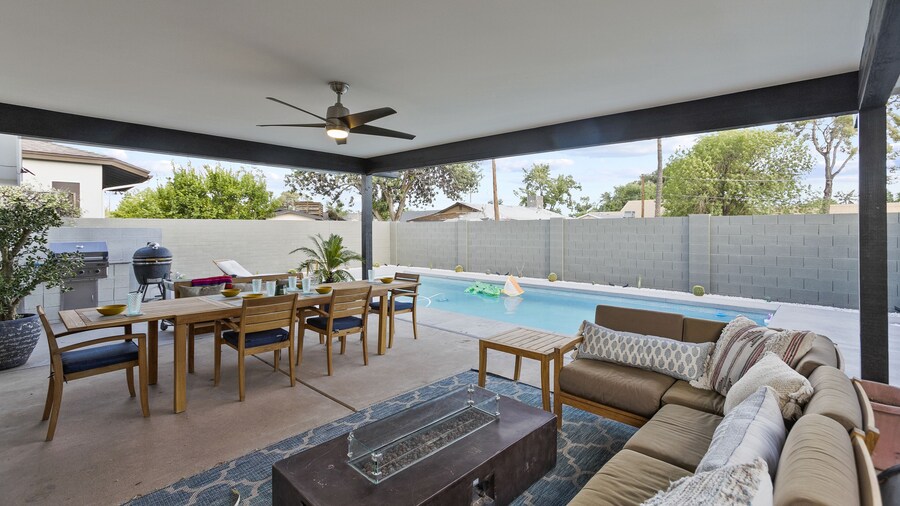 Bichitos Playground Heated with pool