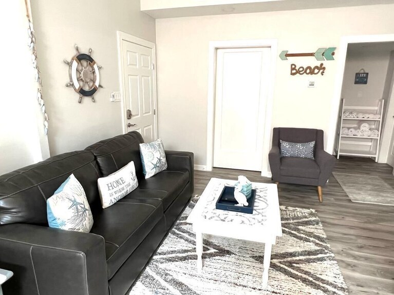 Beach Retreat Fun In The Sun Cozy Ambiance - Galveston, TX
