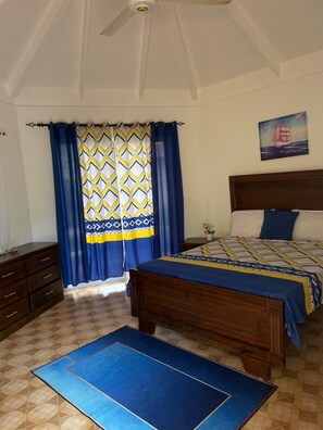 1 bedroom, WiFi, bed sheets - Budget private rooms with ensuite bathroom in Palms Lounge Cabarete (Cabarete)