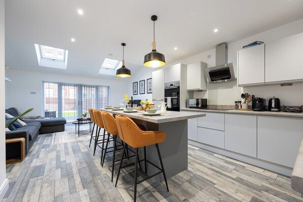 Fridge, coffee/tea maker, high chair, cookware/dishes/utensils - The Stanbury Residence by COQOON (Manchester)