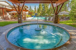 Beheizter Pool