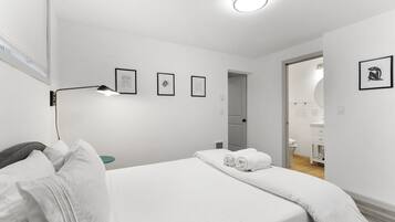 Classic Apartment | 3 bedrooms, iron/ironing board, free WiFi