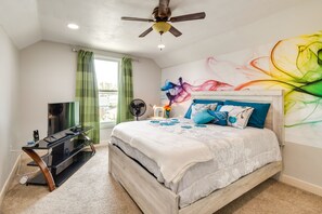3 bedrooms, iron/ironing board, WiFi, bed sheets - Pet-Friendly Davenport Home - Near Casino & Golf (Davenport)