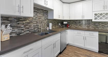 Epicurean remodel in central location