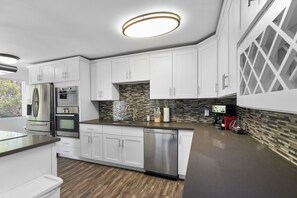 Classic Apartment | Private kitchen | Fridge, microwave, oven, dishwasher