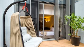 Stylish Studio with Private Patio | Terraza o patio