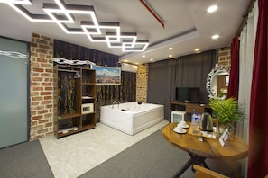 Deluxe Room, Hot Tub | Minibar, iron/ironing board, free WiFi, bed sheets - Galata By Boss Hotel & SPA (Istanbul)