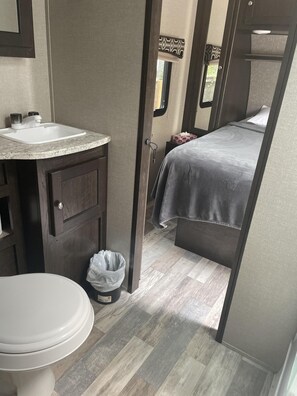 2 多间卧室、WiFi