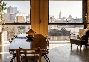 تناول الطعام